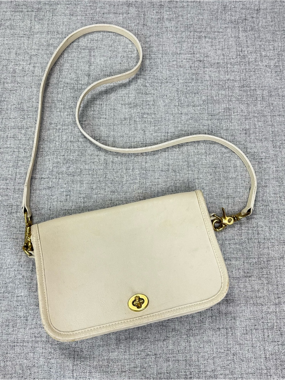 Vintage Coach Penny Pocket purse in Bone